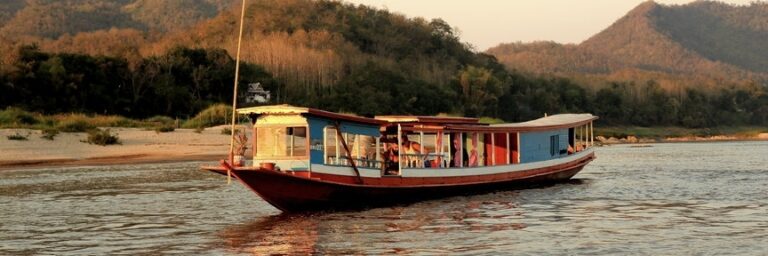 Private Slow Boat Tour to Caves, Portery village and Kuang si fall